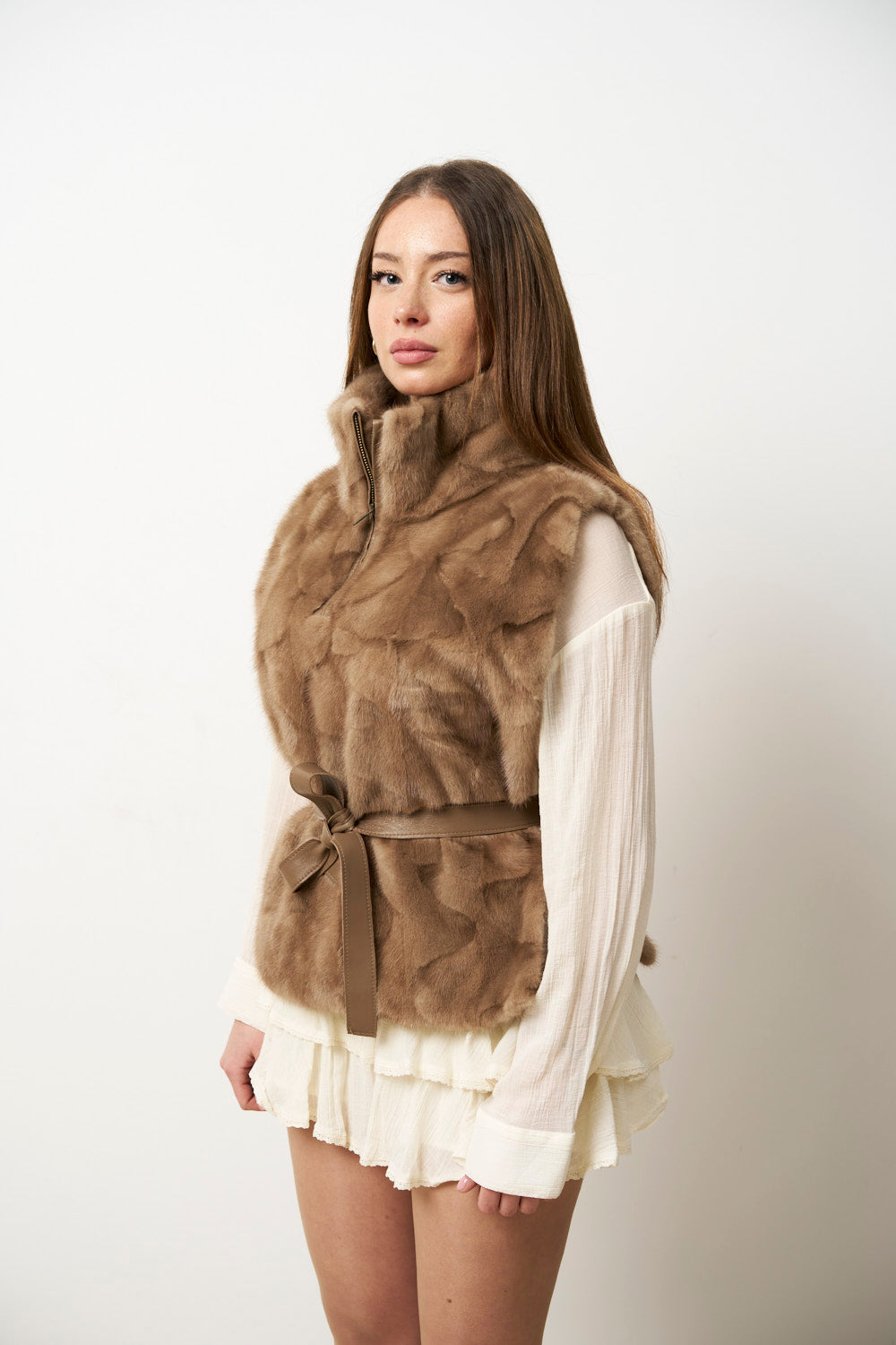 Vestă din Blană Naturală de Vizon pentru Femei, Decupata, cu Cordon, Maro Pastel, Mareus