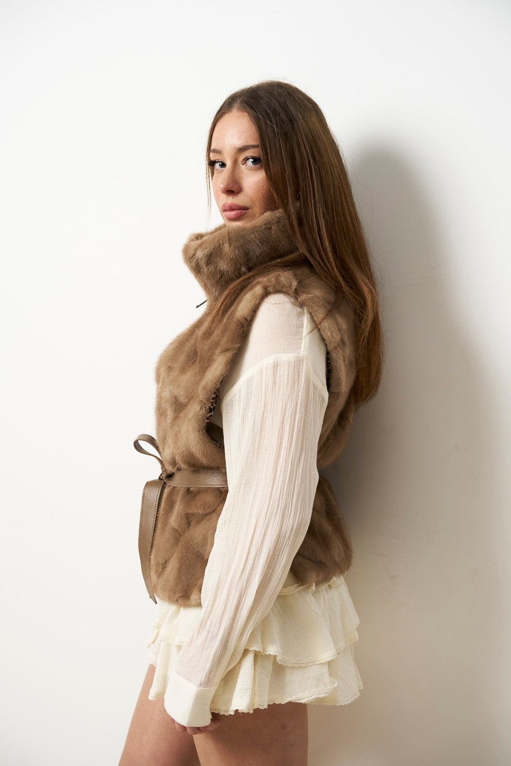 Vestă din Blană Naturală de Vizon pentru Femei, Decupata, cu Cordon, Maro Pastel, Mareus